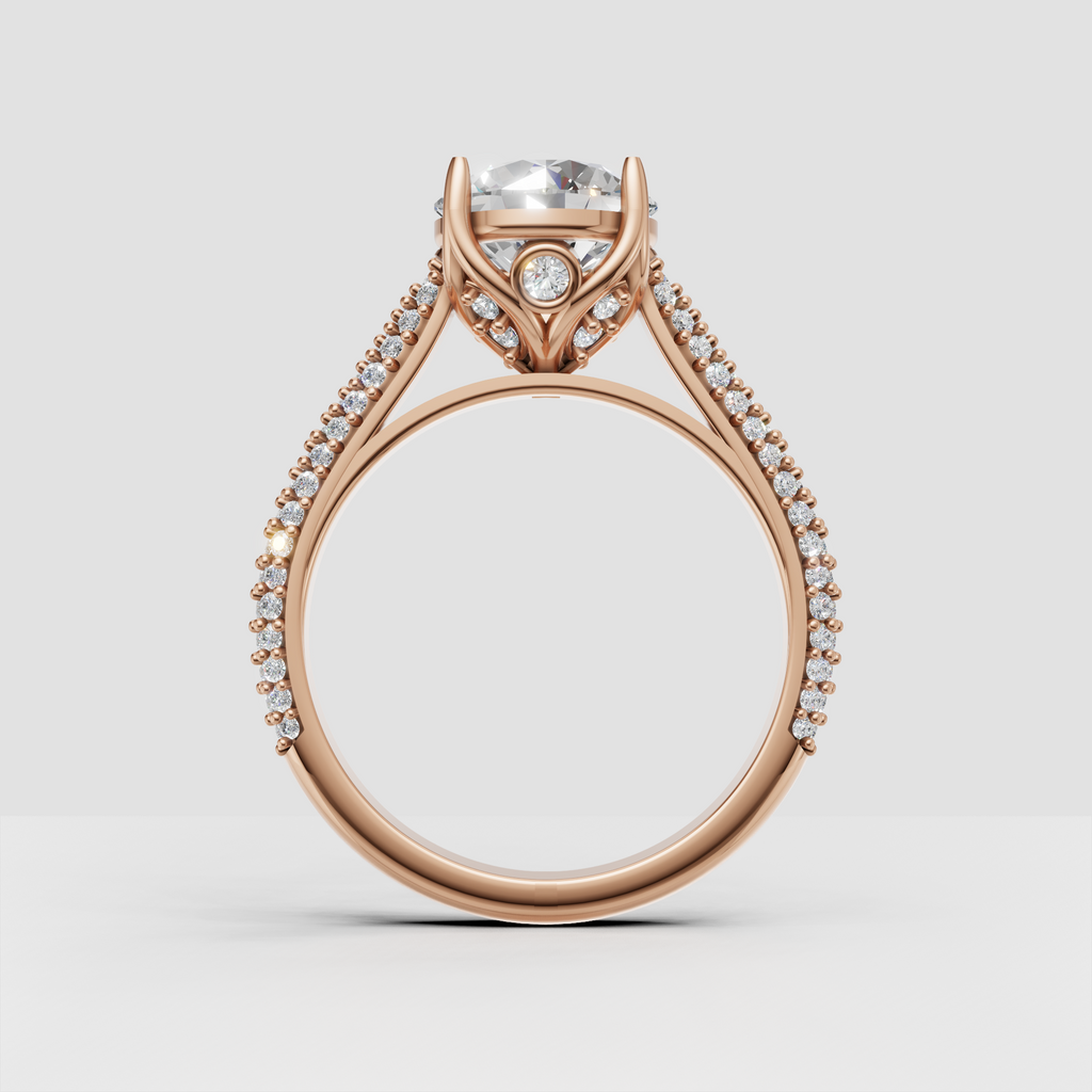 Round cut diamond vintage ring with smooth gold band