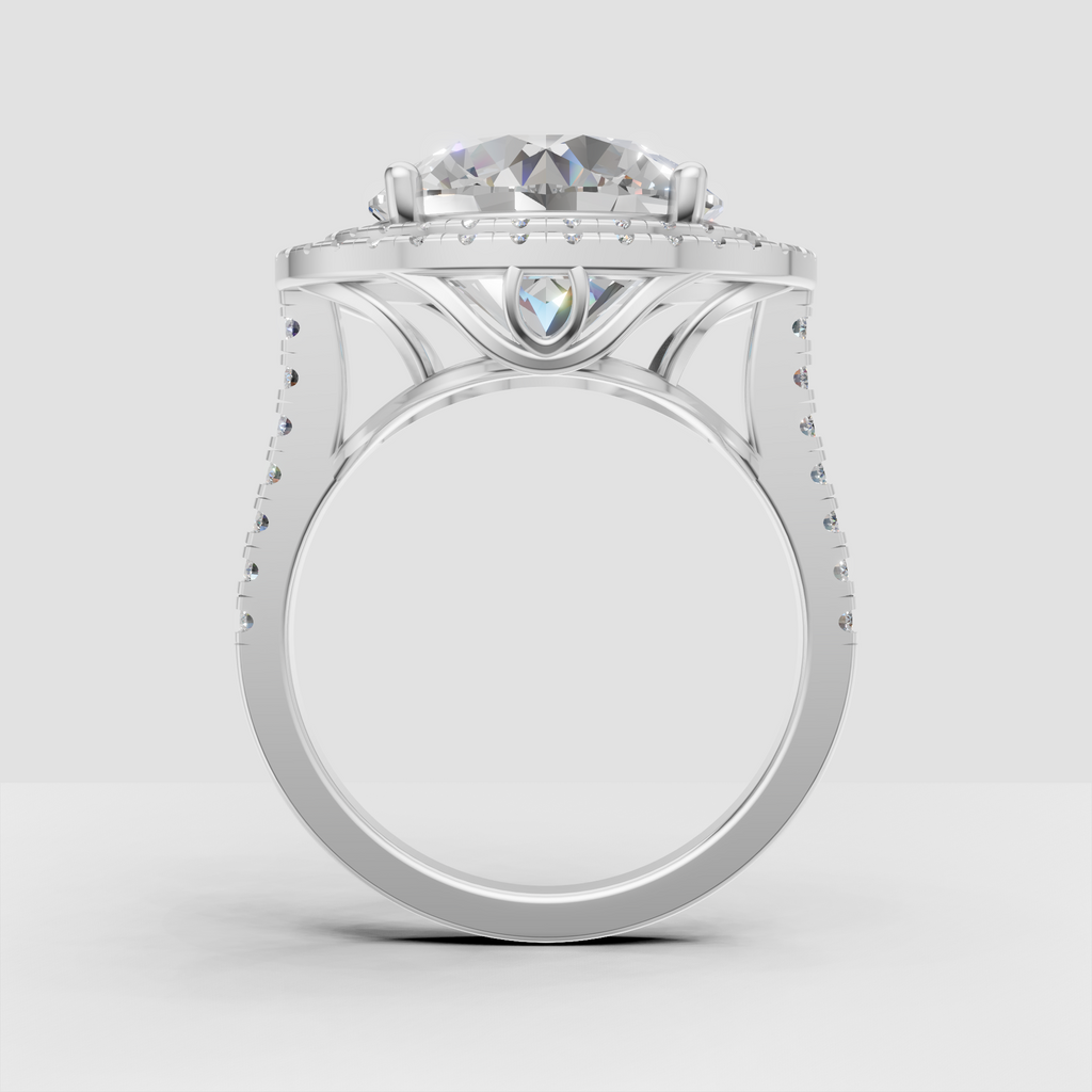 Round center diamond ring surrounded by two halos