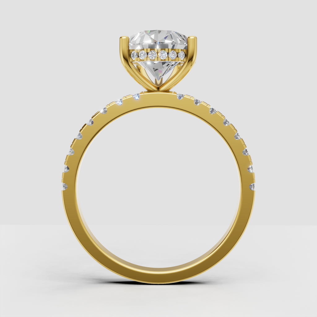 Pear-shaped brilliant Diamond ring featuring a four-prong solitaire setting