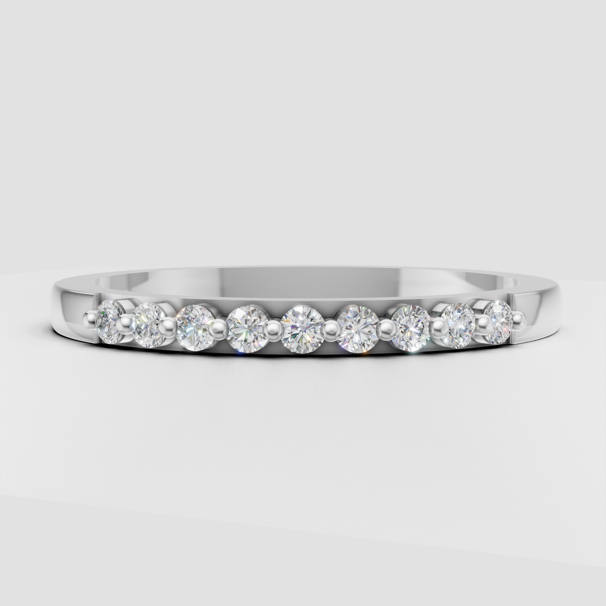 Round diamond vintage style wedding ring with milgrain