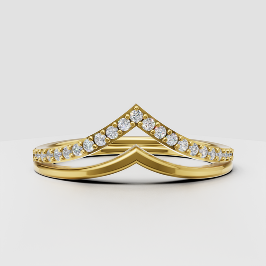 Yellow gold round diamond pavé chevron wedding band