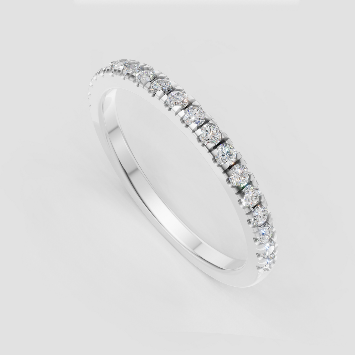 Luxury round diamond eternity ring for women