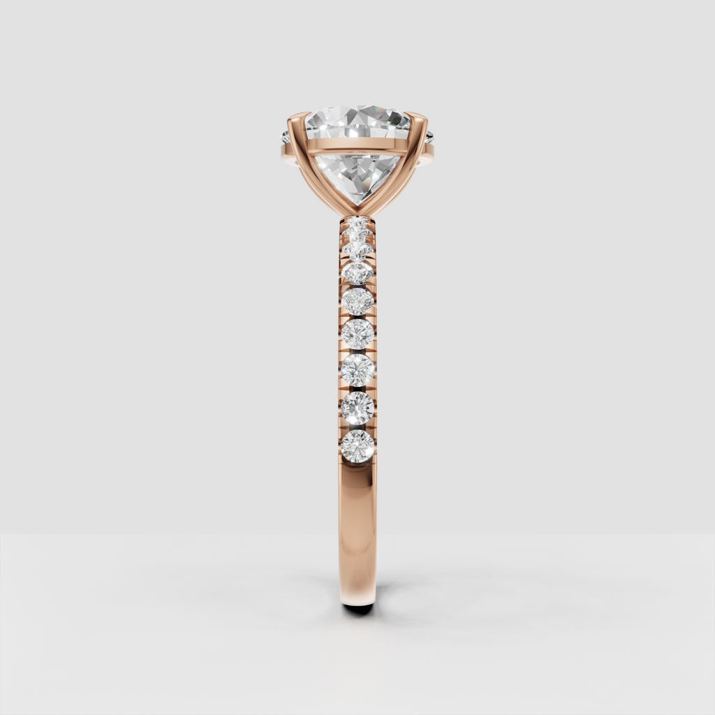 Round diamond ring with sparkling pavé shank