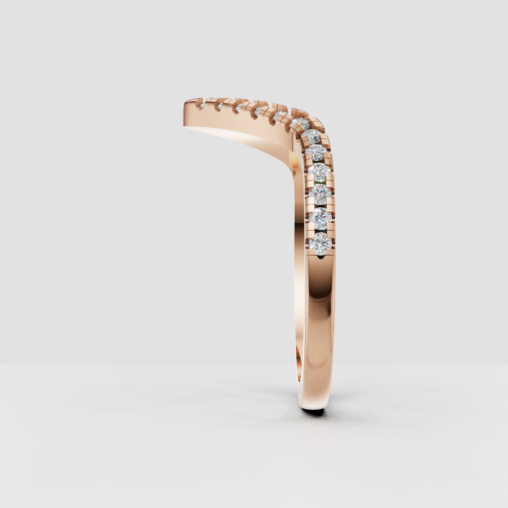 Curved shared-prong diamond wedding ring in yellow gold