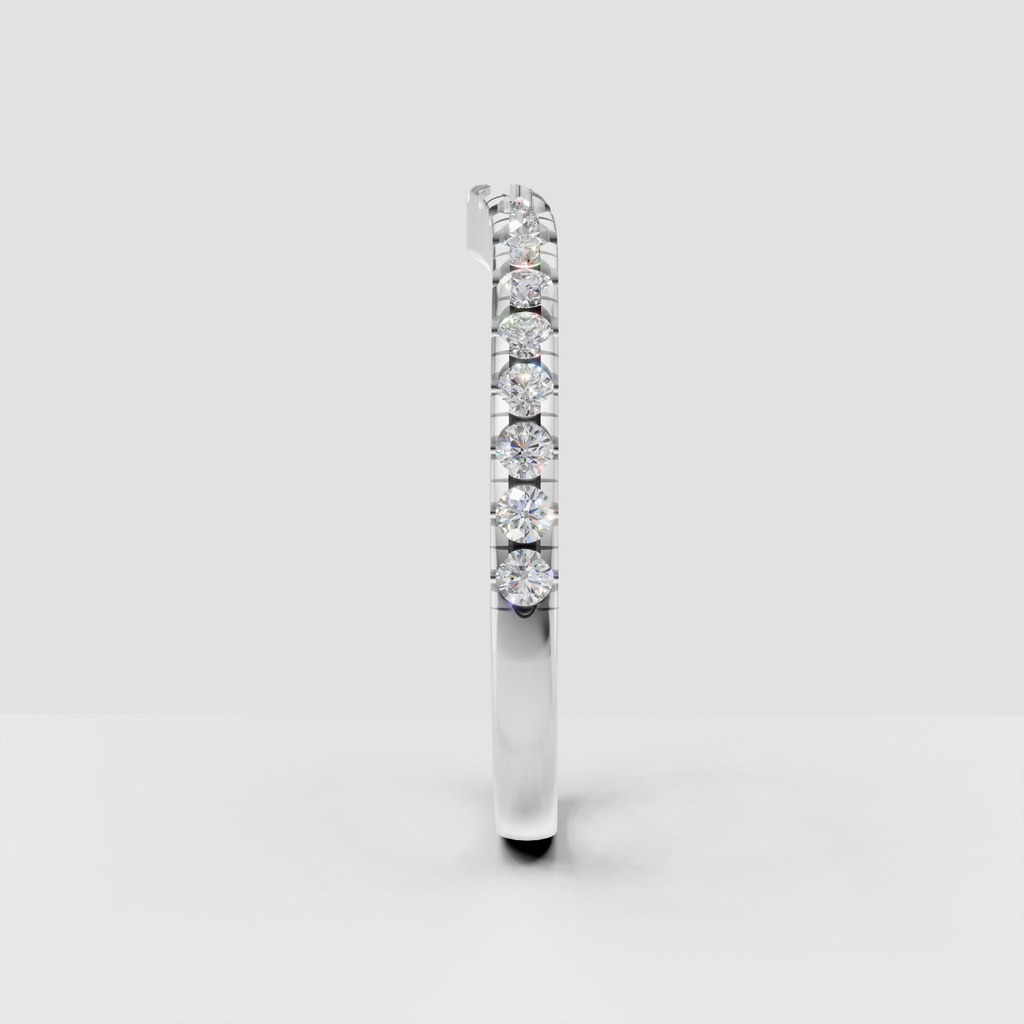 Classic round diamond band with polished gold finish