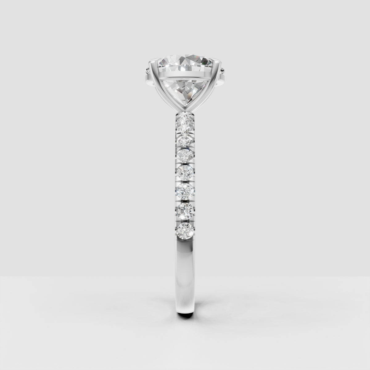 Round center diamond with pavé diamond band