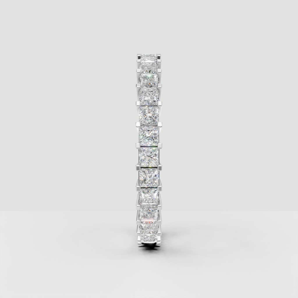Luxury princess cut diamond wedding ring with prong-set stones