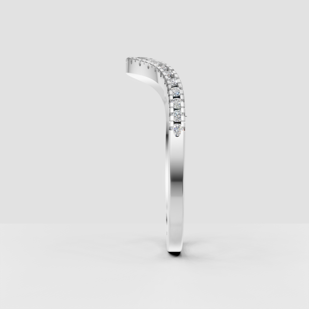 Vintage-inspired curved round diamond band ring