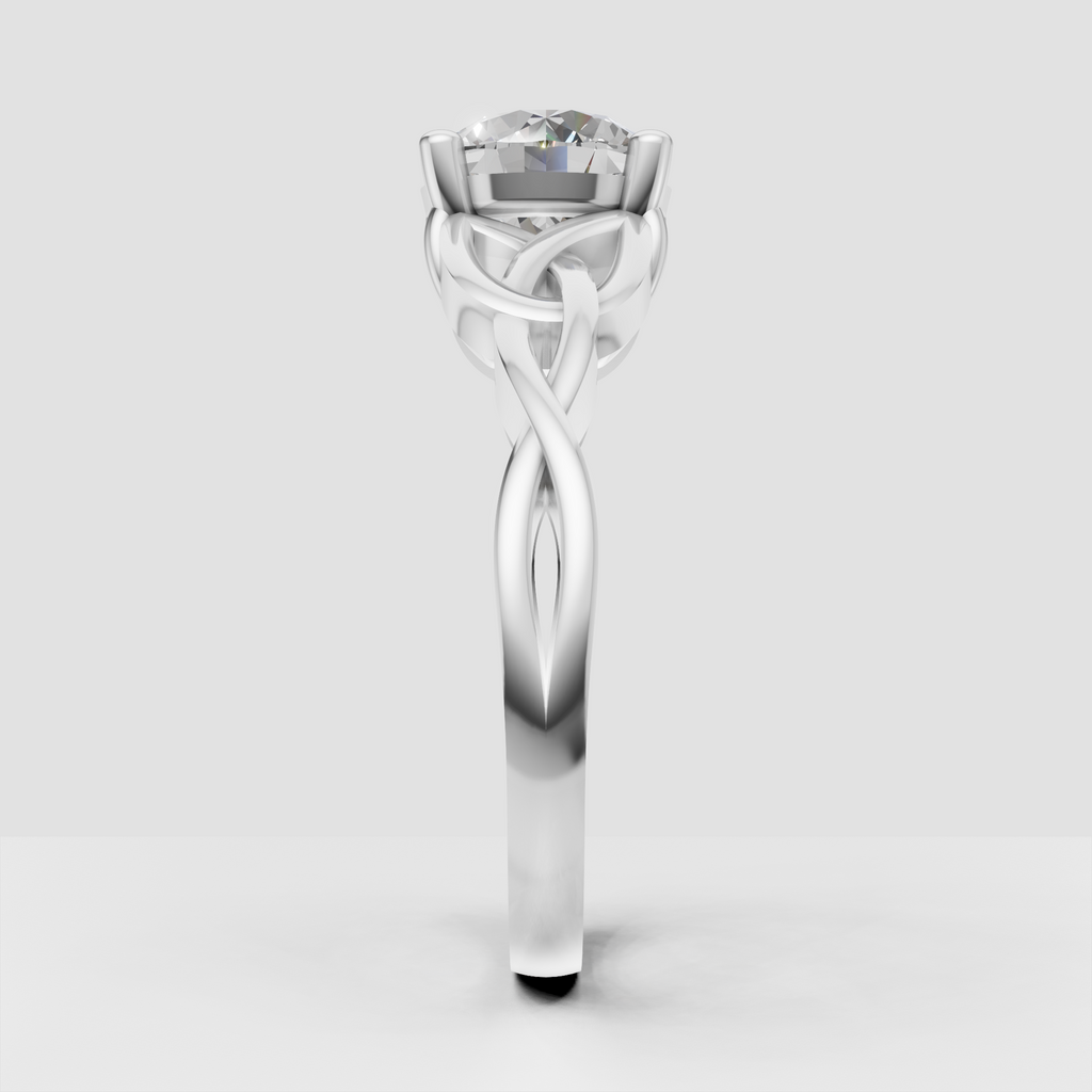 Luxury round diamond vintage ring with sculptural intertwined band