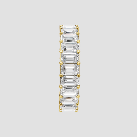 Vintage style emerald cut diamond wedding band in yellow gold
